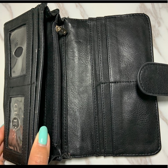 Guess Black Wallet - Picture 5 of 7